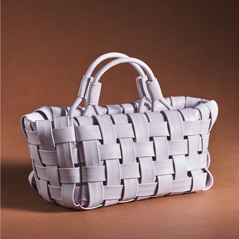 Stylish Woven Handbag in Light Purple Anthropologie Lindy bag - Picture 2 of 7